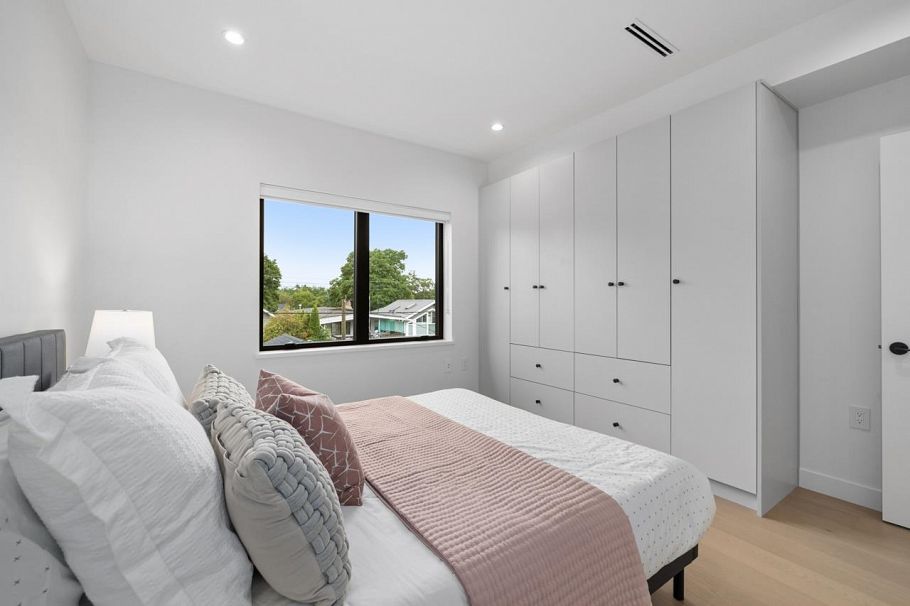 2 2247 Parker Street Vancouver, BC - 19