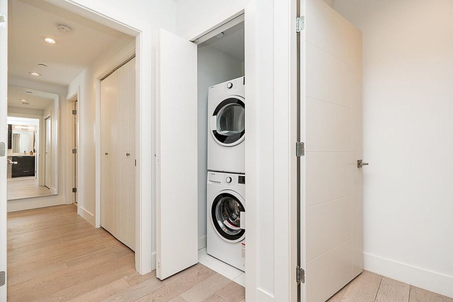 1505 W 60th Avenue Vancouver, BC - 21