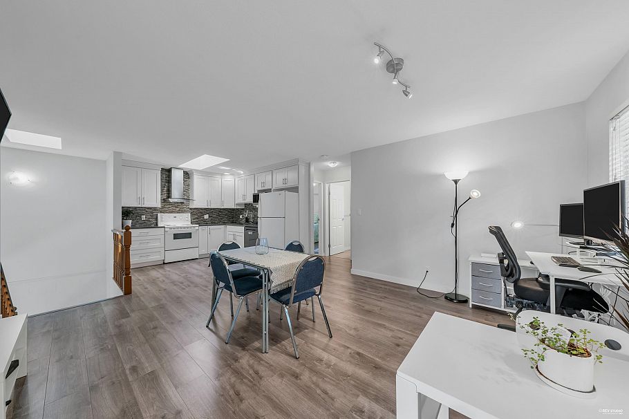 3529 Napier Street Vancouver, BC - 12
