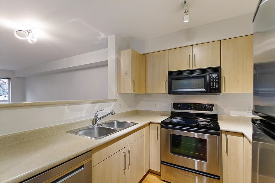 210 3575 Euclid Avenue Vancouver, BC - 8