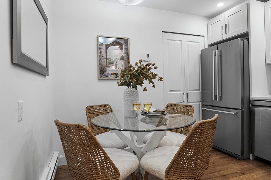 1253 Plateau Drive North Vancouver, BC - 9