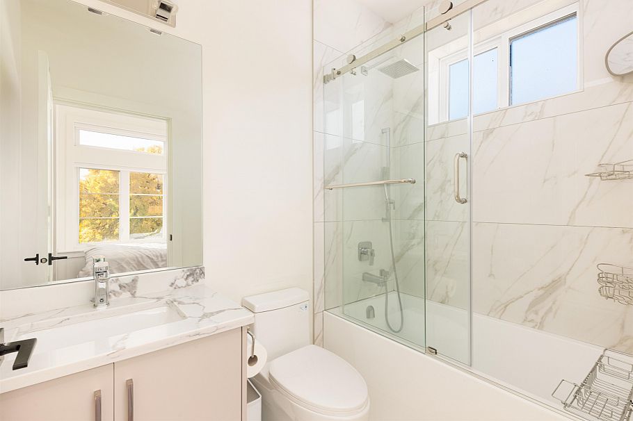 2719 E 46th Avenue Vancouver, BC - 13