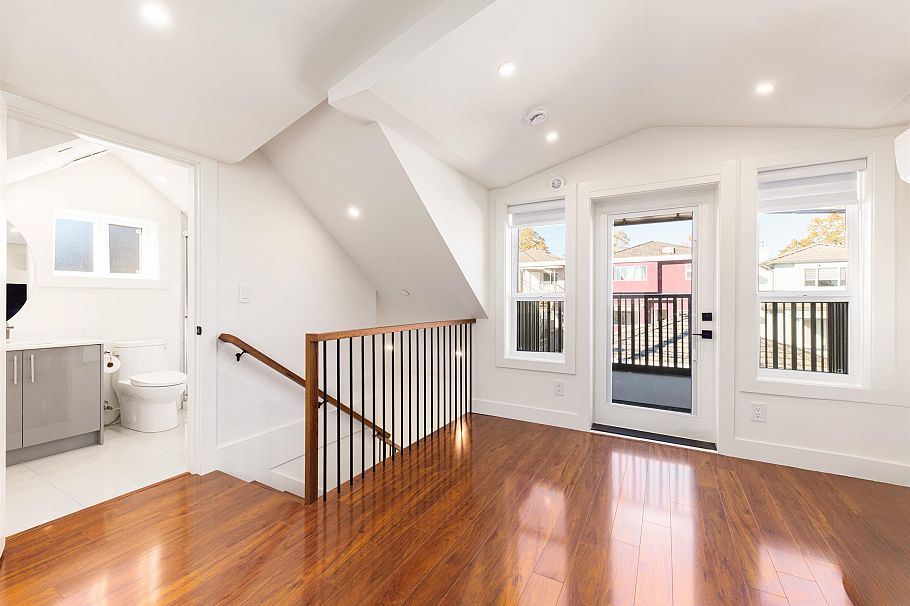 2719 E 46th Avenue Vancouver, BC - 28