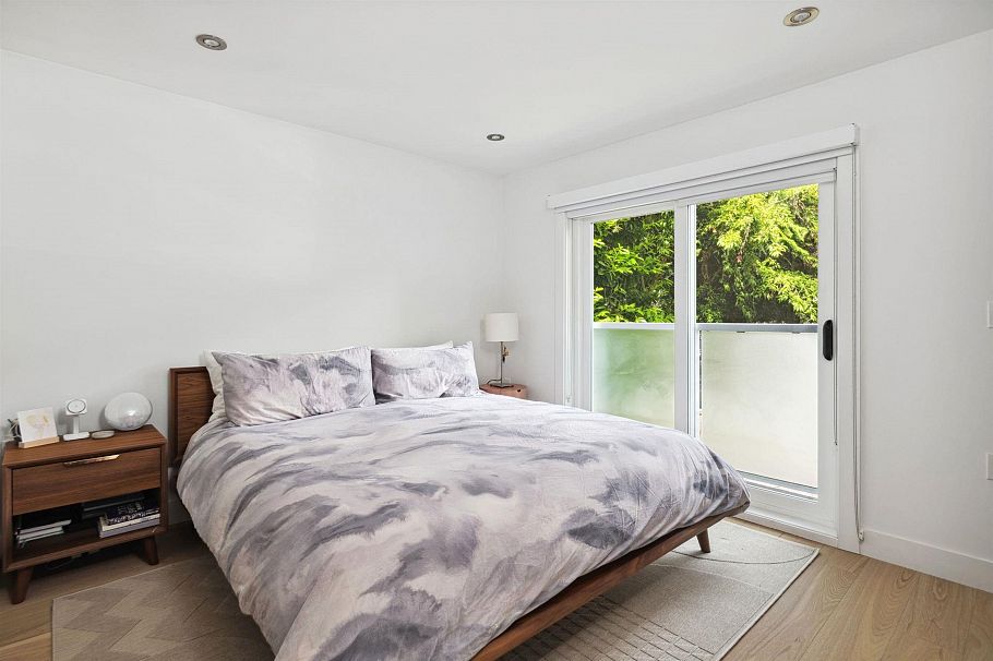 1535 E 5th Avenue Vancouver, BC - 4