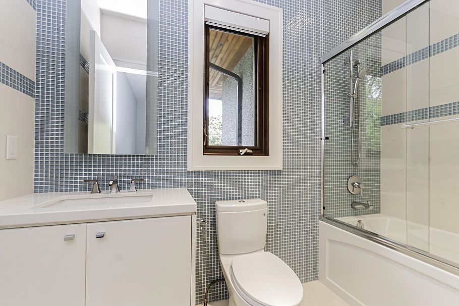 3875 W 36th Avenue Vancouver, BC - 24