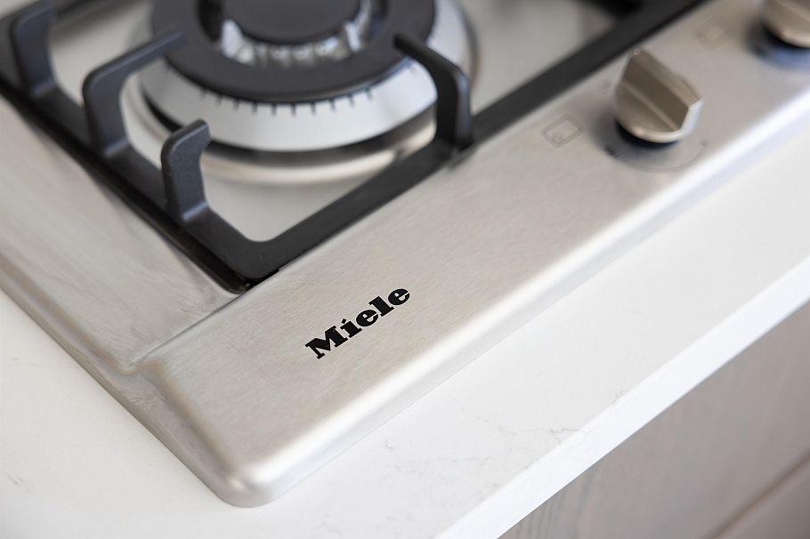 1058 W 15th Avenue Vancouver, BC - 5