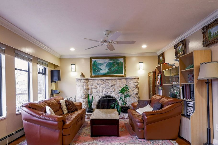 2038 E 40th Avenue Vancouver, BC - 5