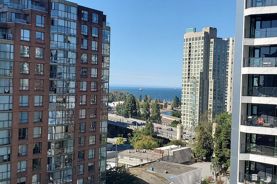 1105 1383 Howe Street Vancouver, BC - 26