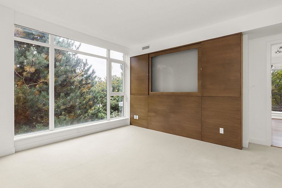 305 5955 Balsam Street Vancouver, BC - 24