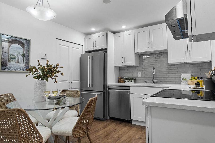 1253 Plateau Drive North Vancouver, BC - 8