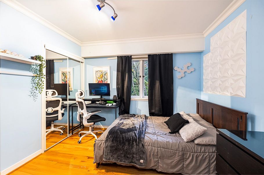 1090 W Keith Road North Vancouver, BC - 21