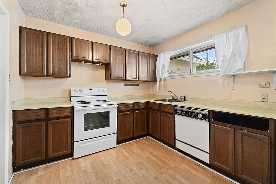 837 Windermere Street Vancouver, BC - 5