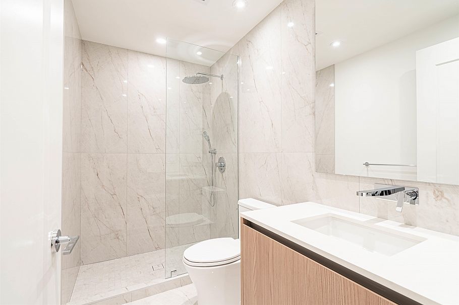 1309 135 E 13th Street North Vancouver, BC - 21