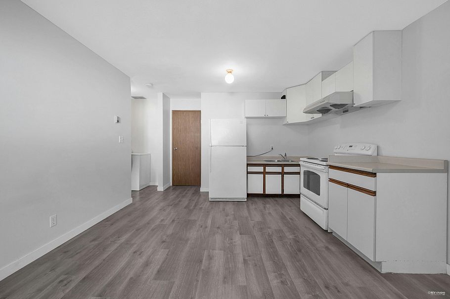 3529 Napier Street Vancouver, BC - 27