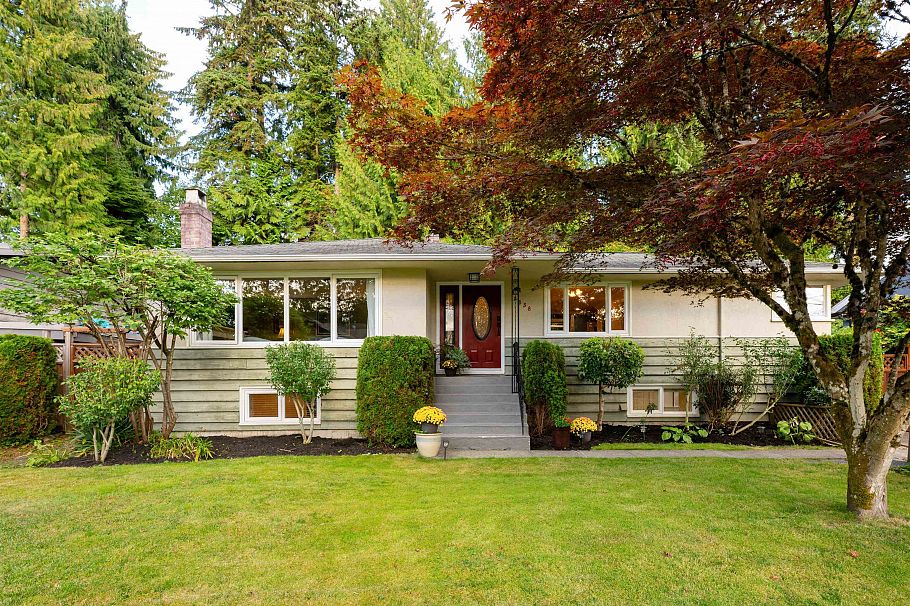 3658 Loraine Avenue North Vancouver, BC - 2