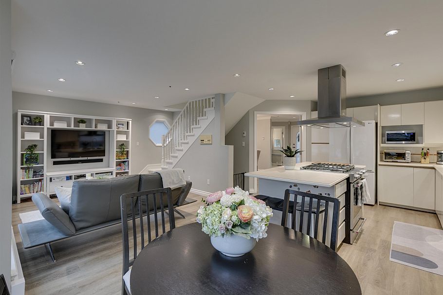 4560 W 7th Avenue Vancouver, BC - 31