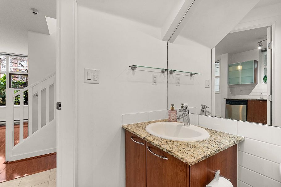 1468 Cedar Cottage Mews Vancouver, BC - 13