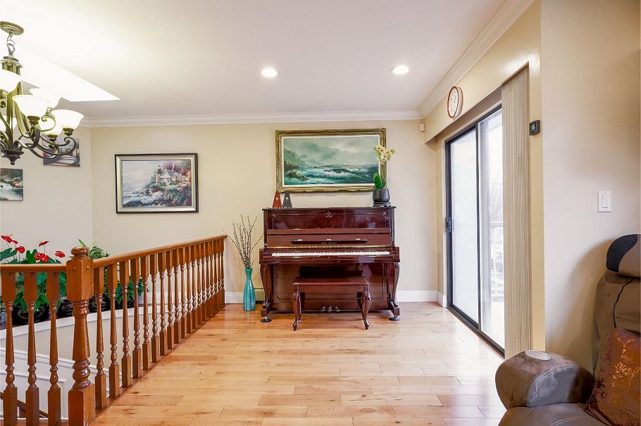 2038 E 40th Avenue Vancouver, BC - 6