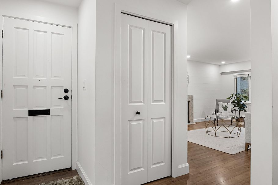 1253 Plateau Drive North Vancouver, BC - 12