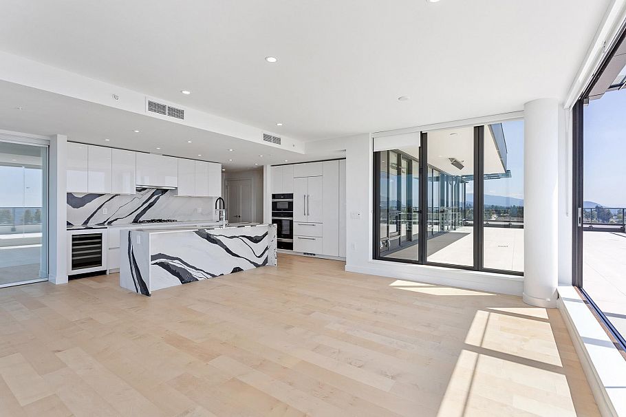 1602 135 E 13th Street North Vancouver, BC - 13