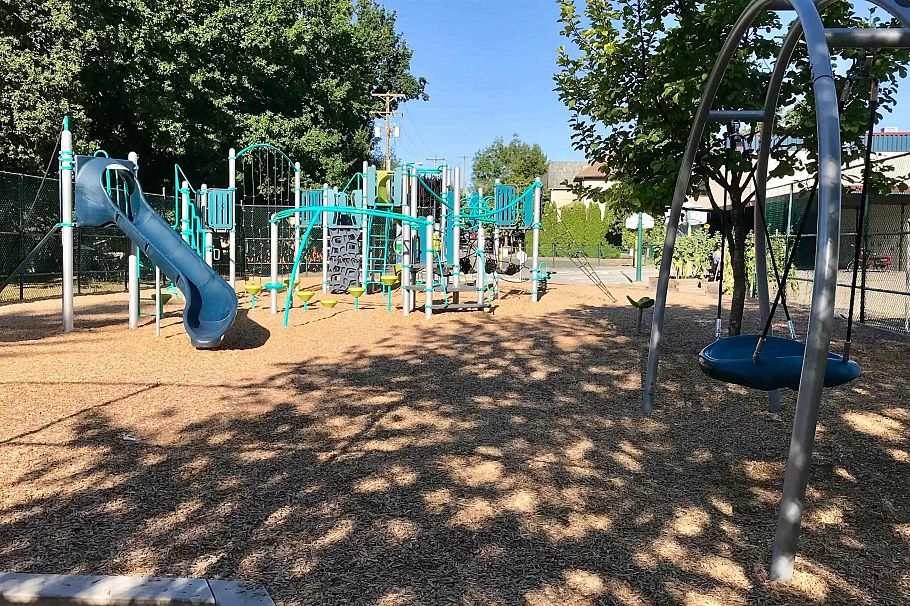 1535 E 5th Avenue Vancouver, BC - 14