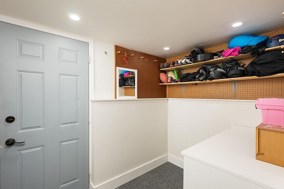 3658 Loraine Avenue North Vancouver, BC - 28