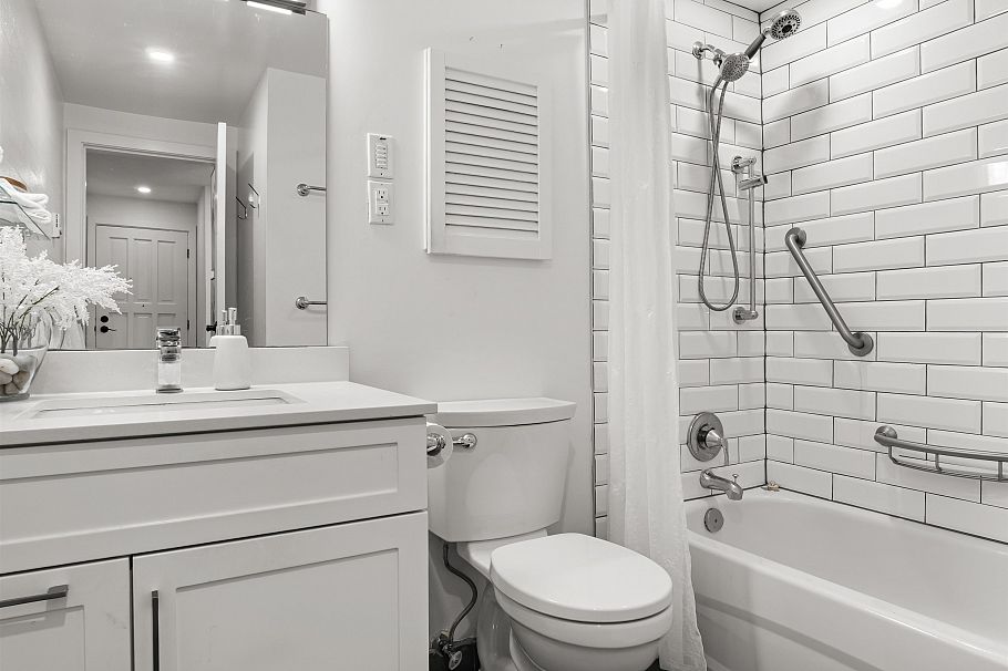 1253 Plateau Drive North Vancouver, BC - 14