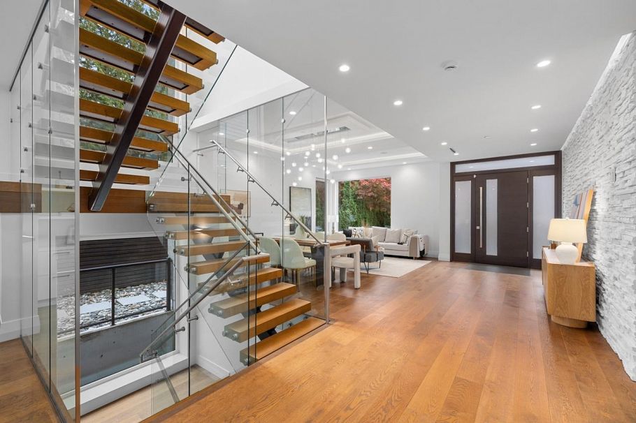 4291 W 29th Avenue Vancouver, BC - 2