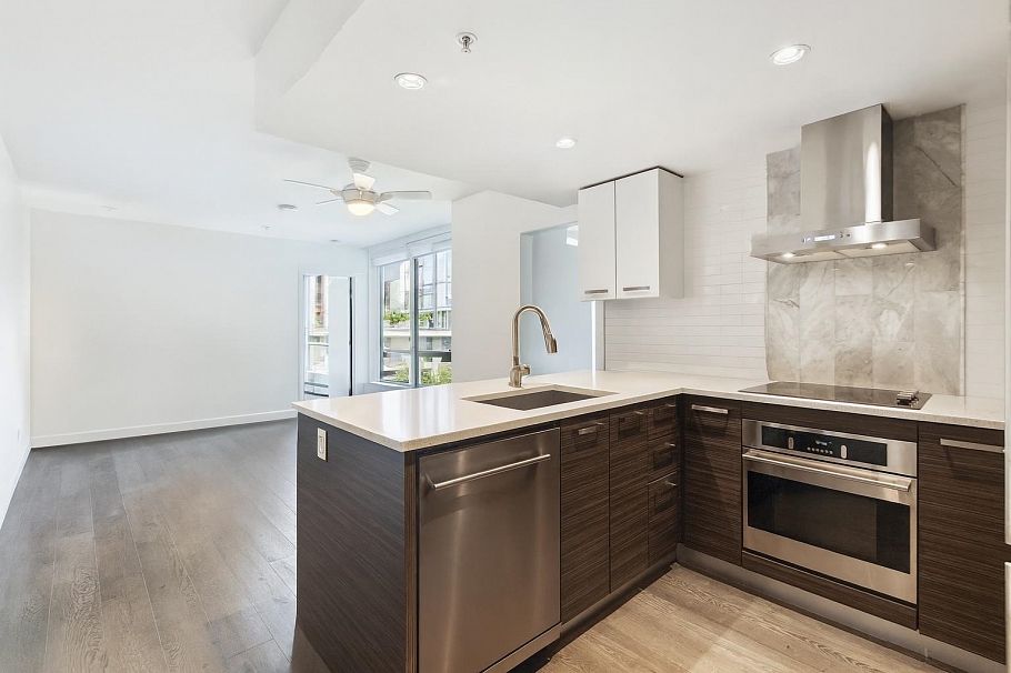 621 1783 Manitoba Street Vancouver, BC - 5