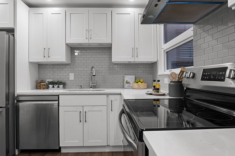 1253 Plateau Drive North Vancouver, BC - 5