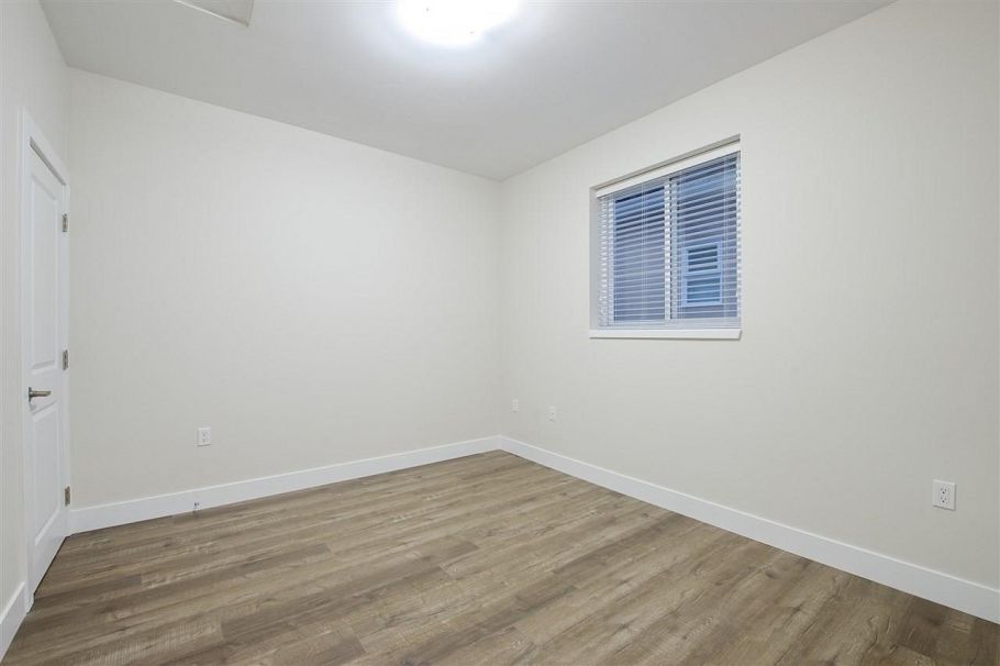 215 E 64th Avenue Vancouver, BC - 14