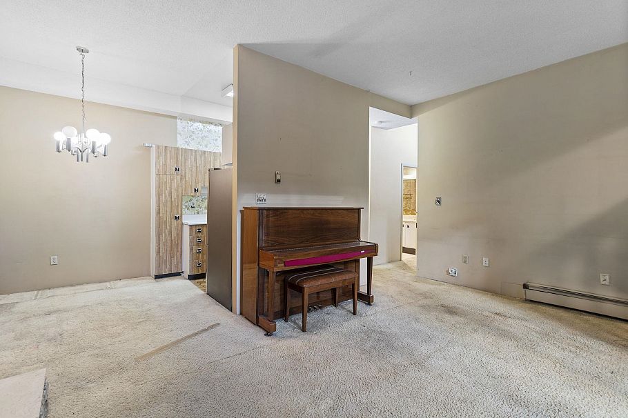 204 1345 W 15th Avenue Vancouver, BC - 4