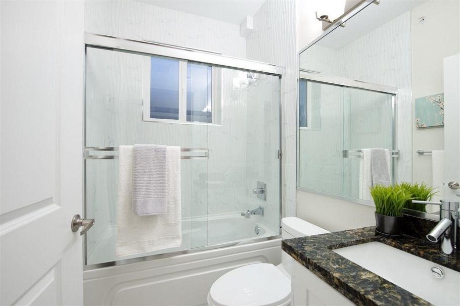 215 E 64th Avenue Vancouver, BC - 15