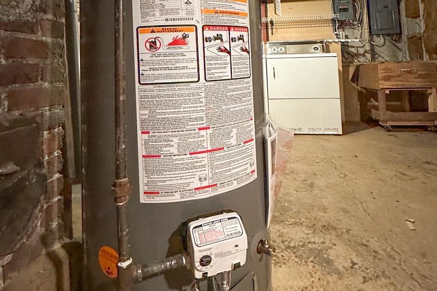 2243 W 5th Avenue Vancouver, BC - 28