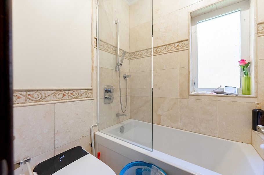 2502 W 36th Avenue Vancouver, BC - 28