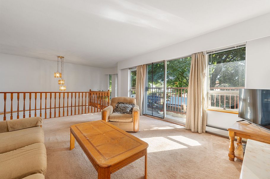 511 E 19th Avenue Vancouver, BC - 4