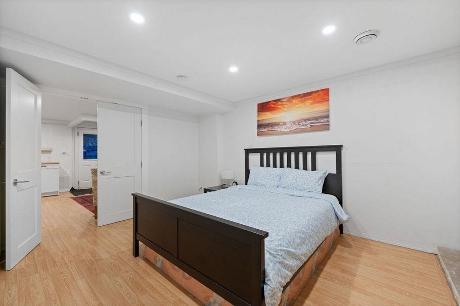 1436 Grand Boulevard North Vancouver, BC - 30