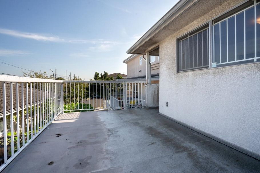 3391 E 25th Avenue Vancouver, BC - 27