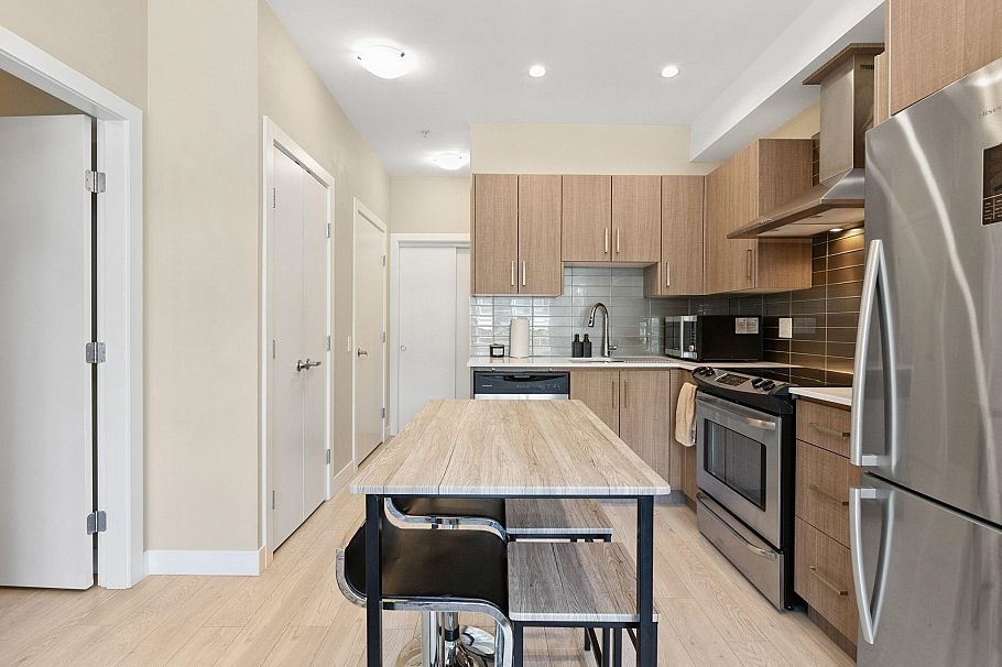 218 1838 Renfrew Street Vancouver, BC - 16