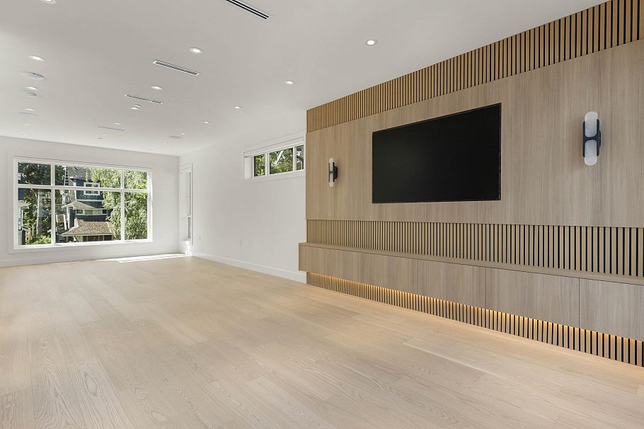 2565 W 2nd Avenue Vancouver, BC - 21