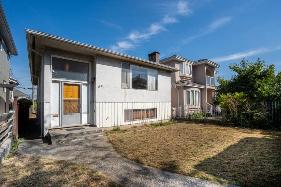 3391 E 25th Avenue Vancouver, BC - 4