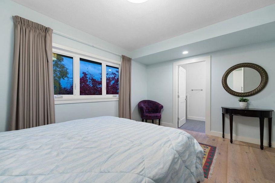 1436 Grand Boulevard North Vancouver, BC - 19