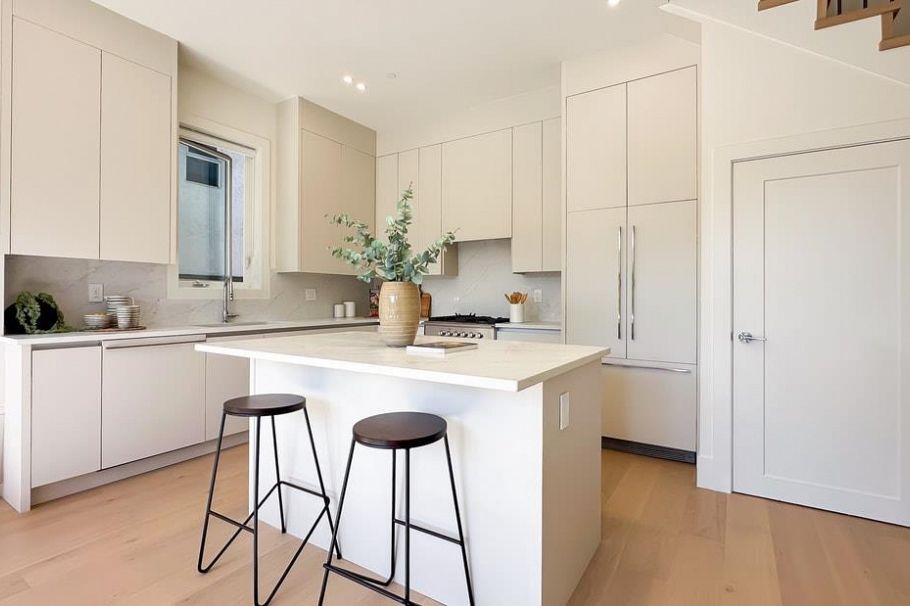 2919 Charles Street Vancouver, BC - 6