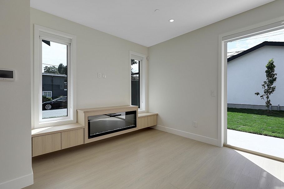 2 3695 E 26 Avenue Vancouver, BC - 17