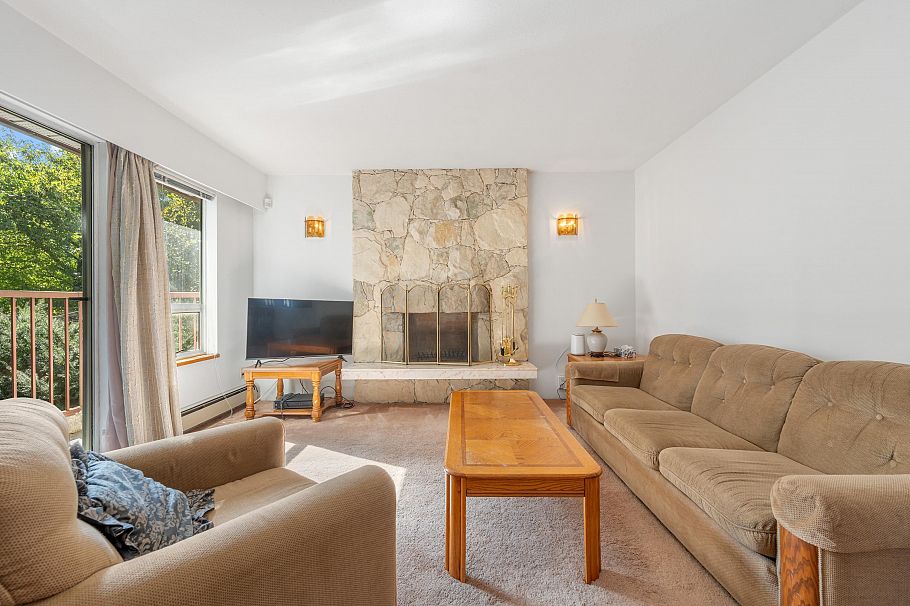 511 E 19th Avenue Vancouver, BC - 2