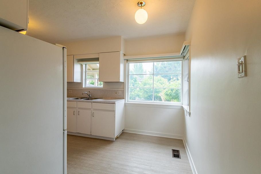 2960 W 41st Avenue Vancouver, BC - 6