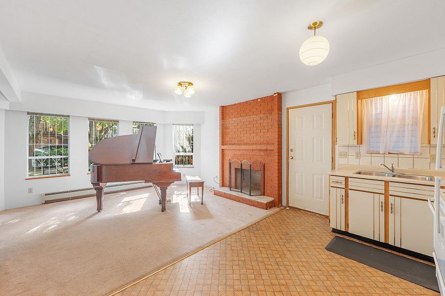 511 E 19th Avenue Vancouver, BC - 6