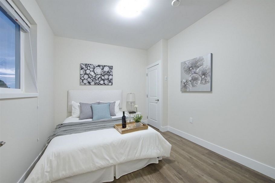 215 E 64th Avenue Vancouver, BC - 13