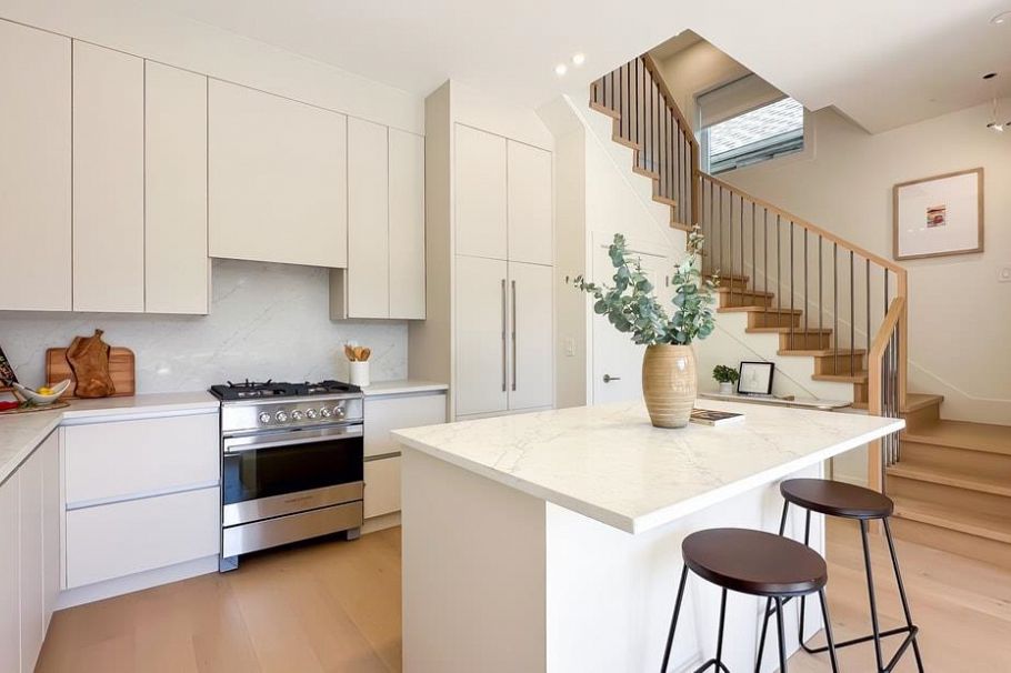 2919 Charles Street Vancouver, BC - 8