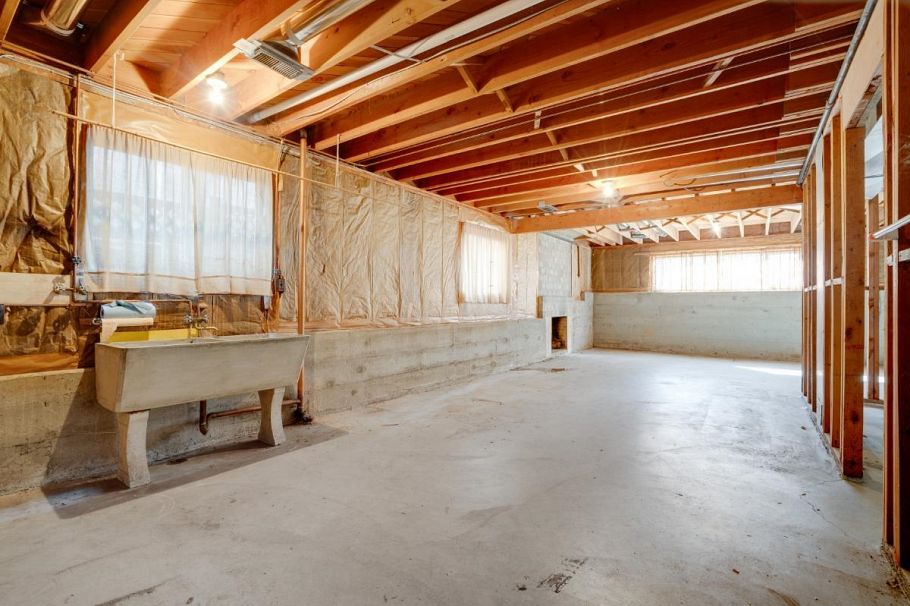 3391 E 25th Avenue Vancouver, BC - 22